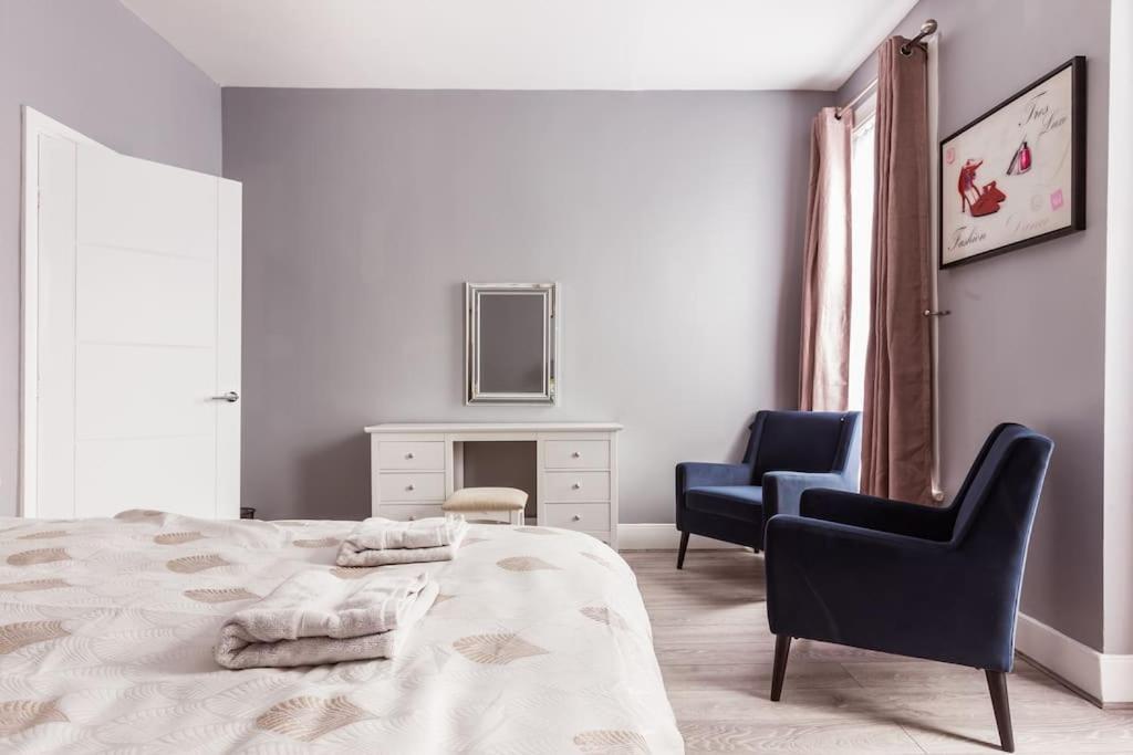 4 Bedroom House, 2 Min Walk From Station Londyn Zewnętrze zdjęcie