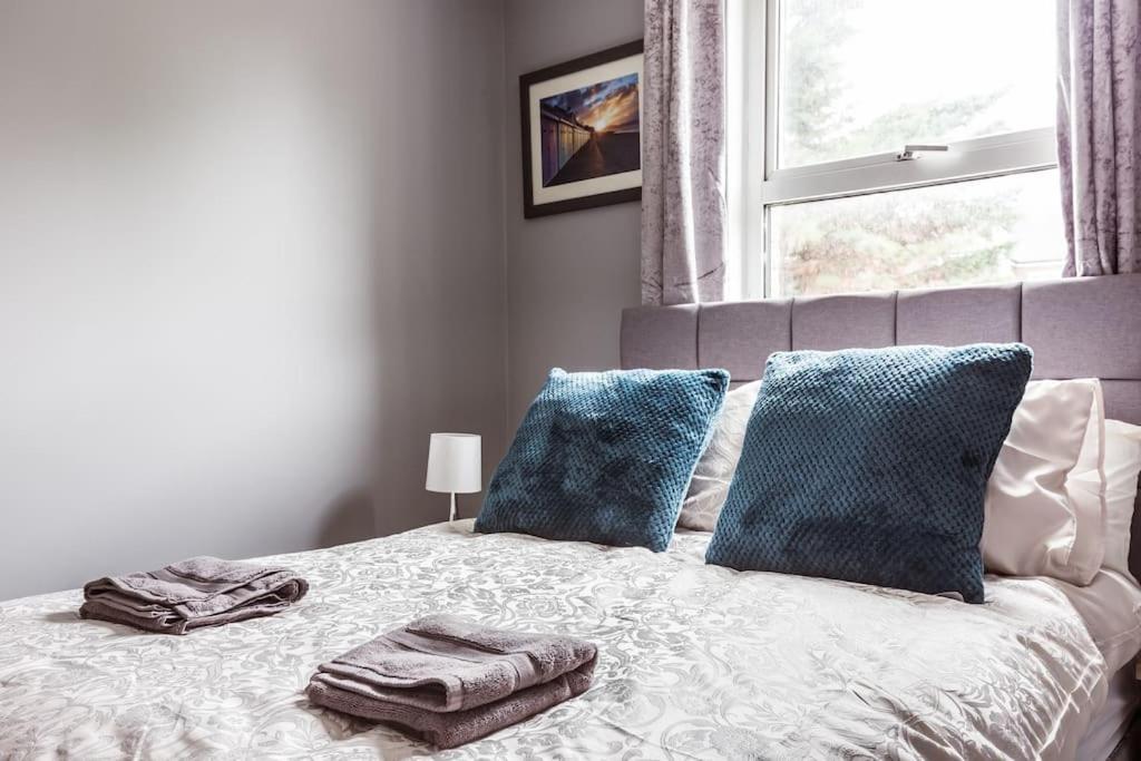 4 Bedroom House, 2 Min Walk From Station Londyn Zewnętrze zdjęcie
